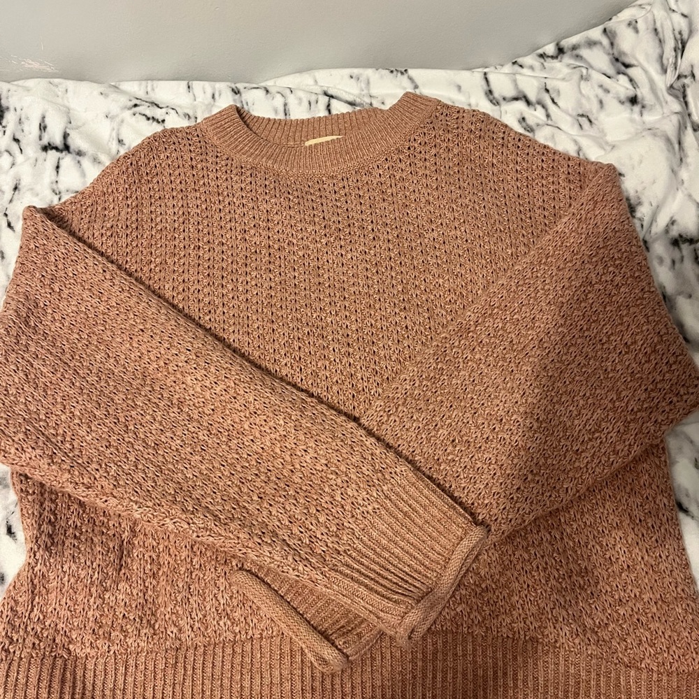 universal thread sweater